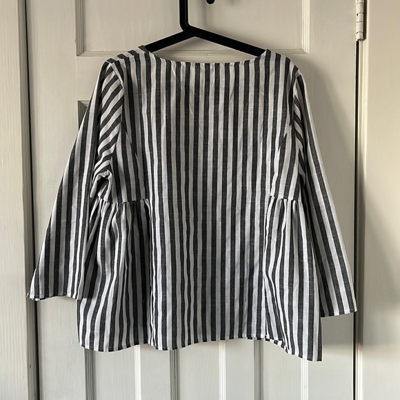 Airy blouse Sz M - Picture 4 of 6
